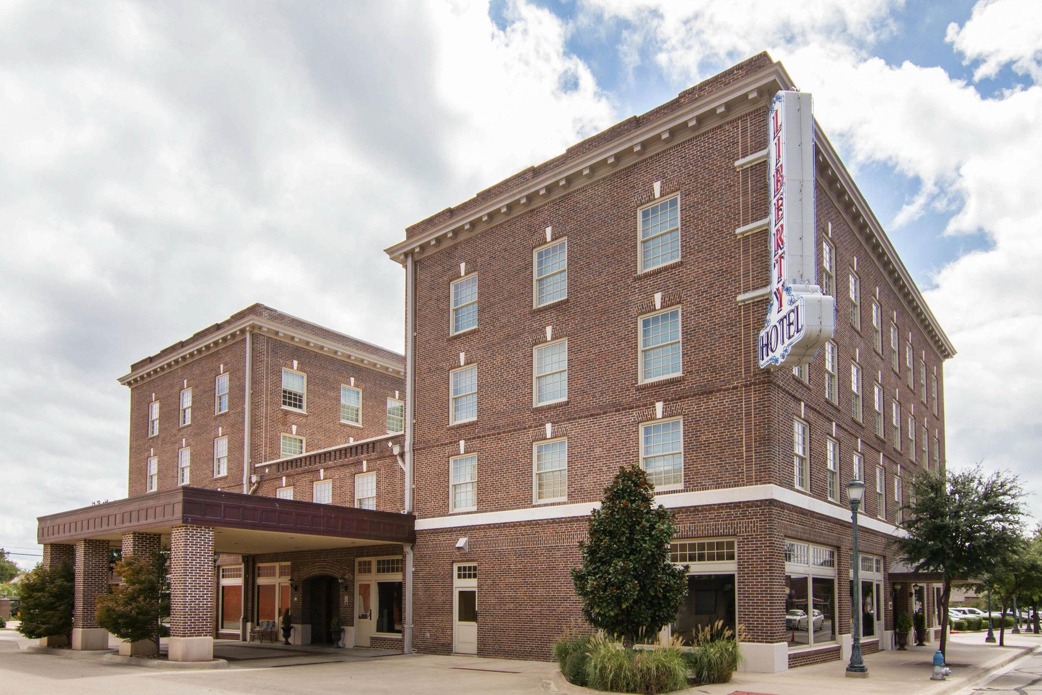 Liberty Hotel, Ascend Hotel Collection Cleburne Extérieur photo