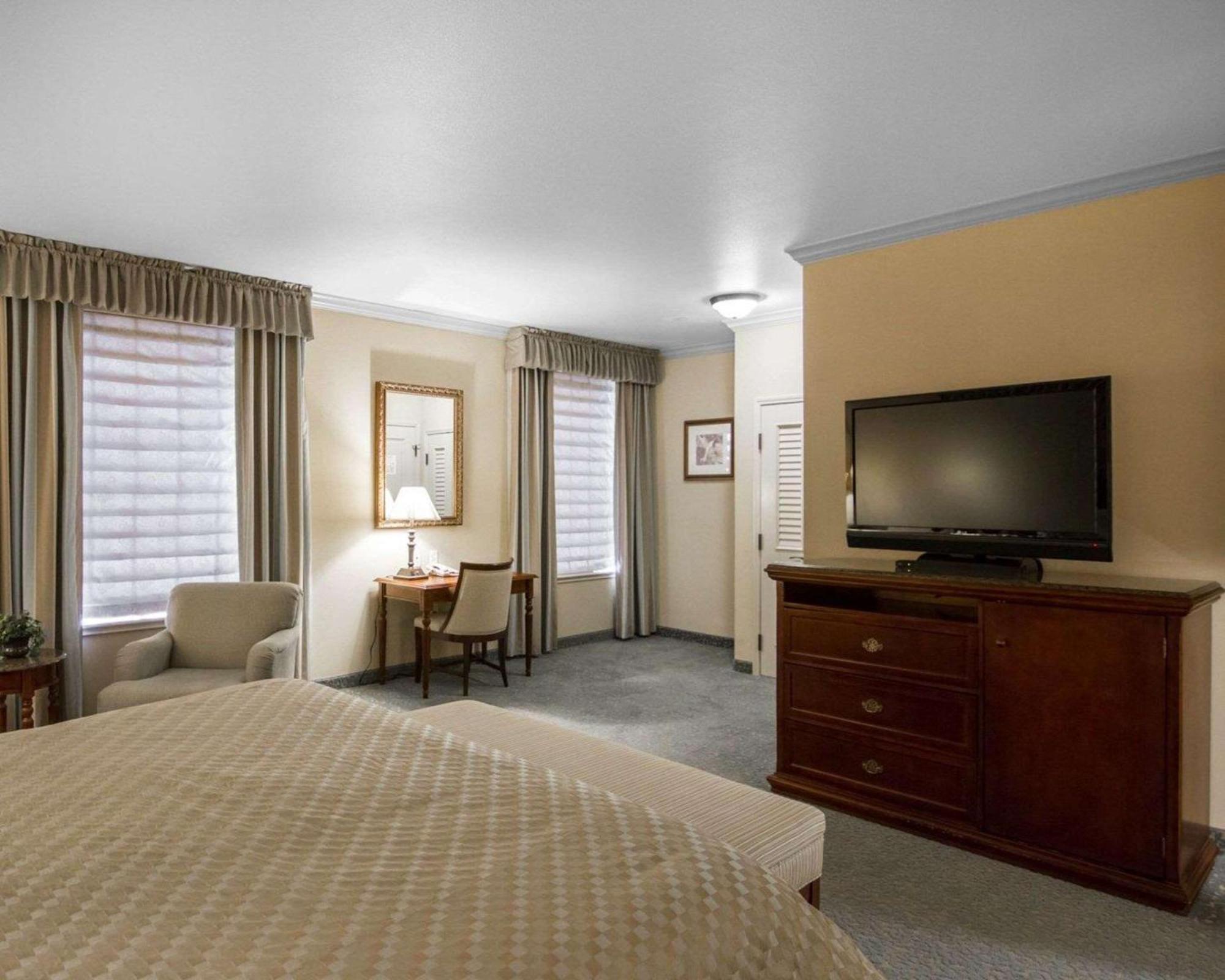 Liberty Hotel, Ascend Hotel Collection Cleburne Extérieur photo