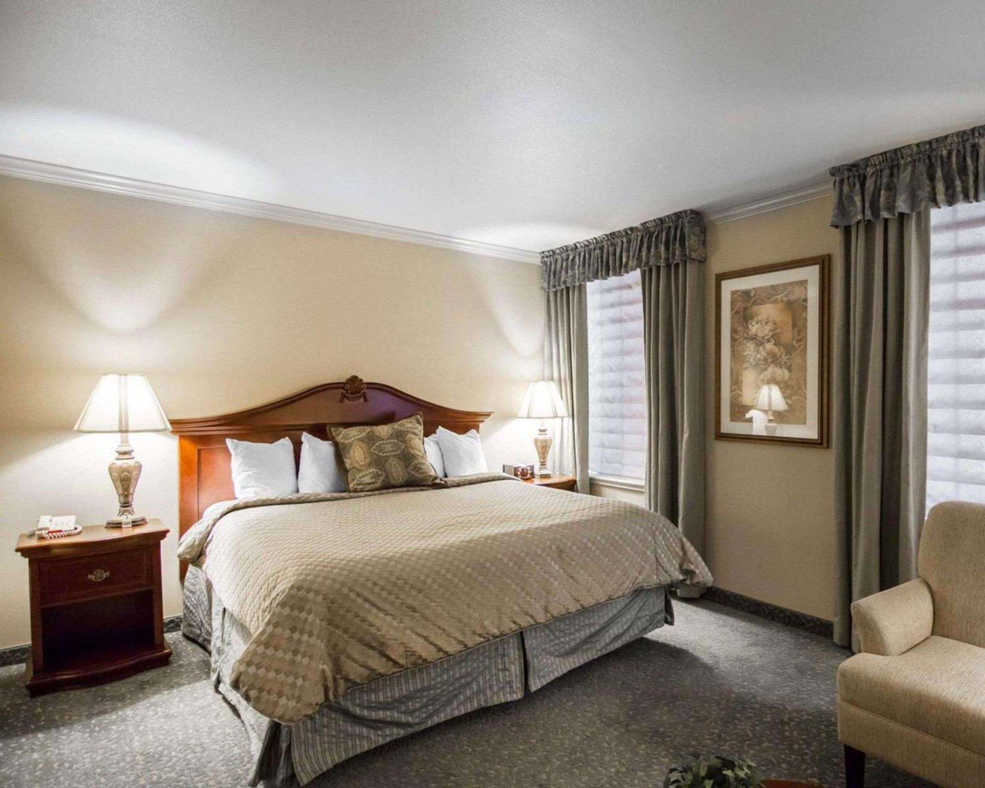 Liberty Hotel, Ascend Hotel Collection Cleburne Extérieur photo