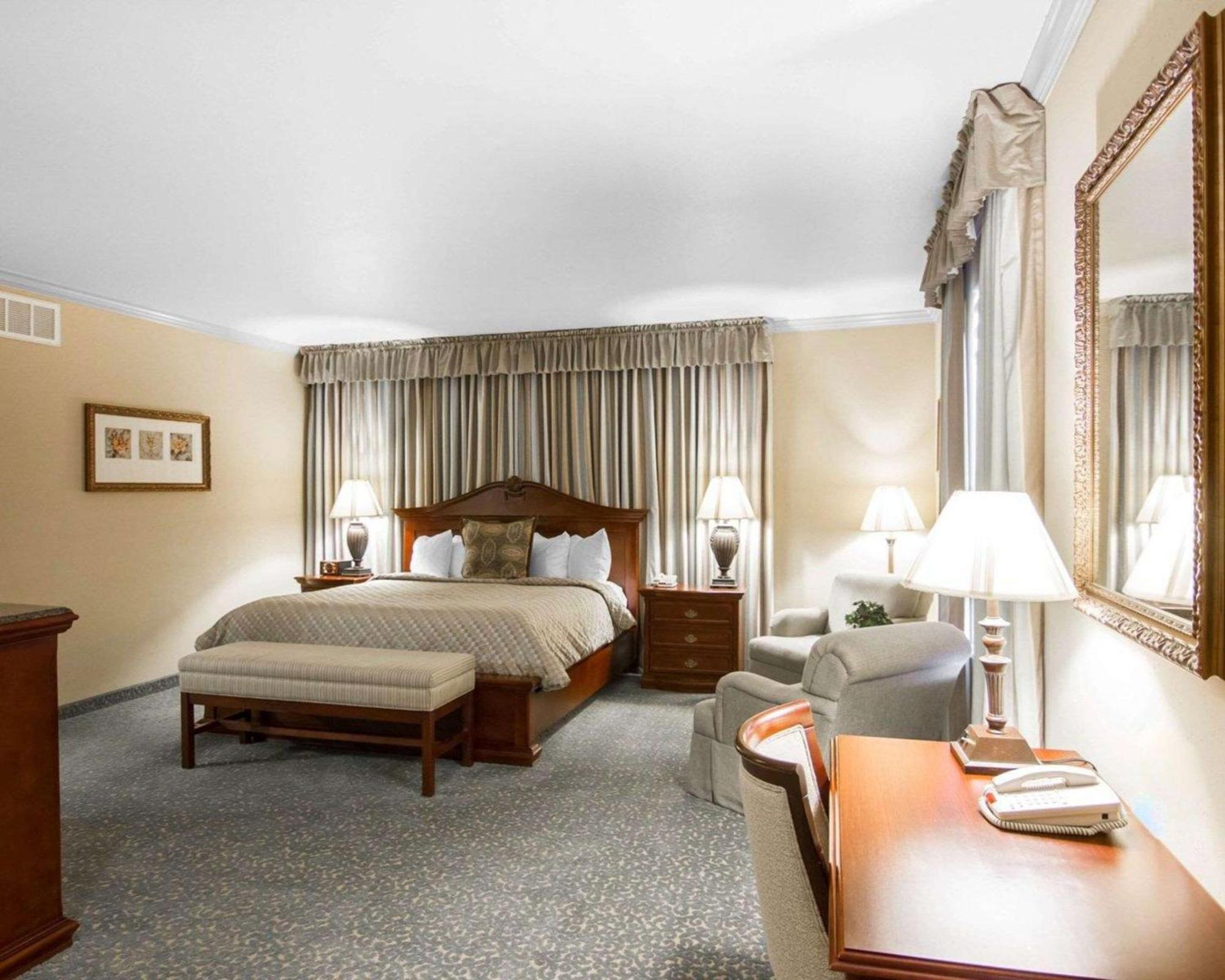 Liberty Hotel, Ascend Hotel Collection Cleburne Extérieur photo