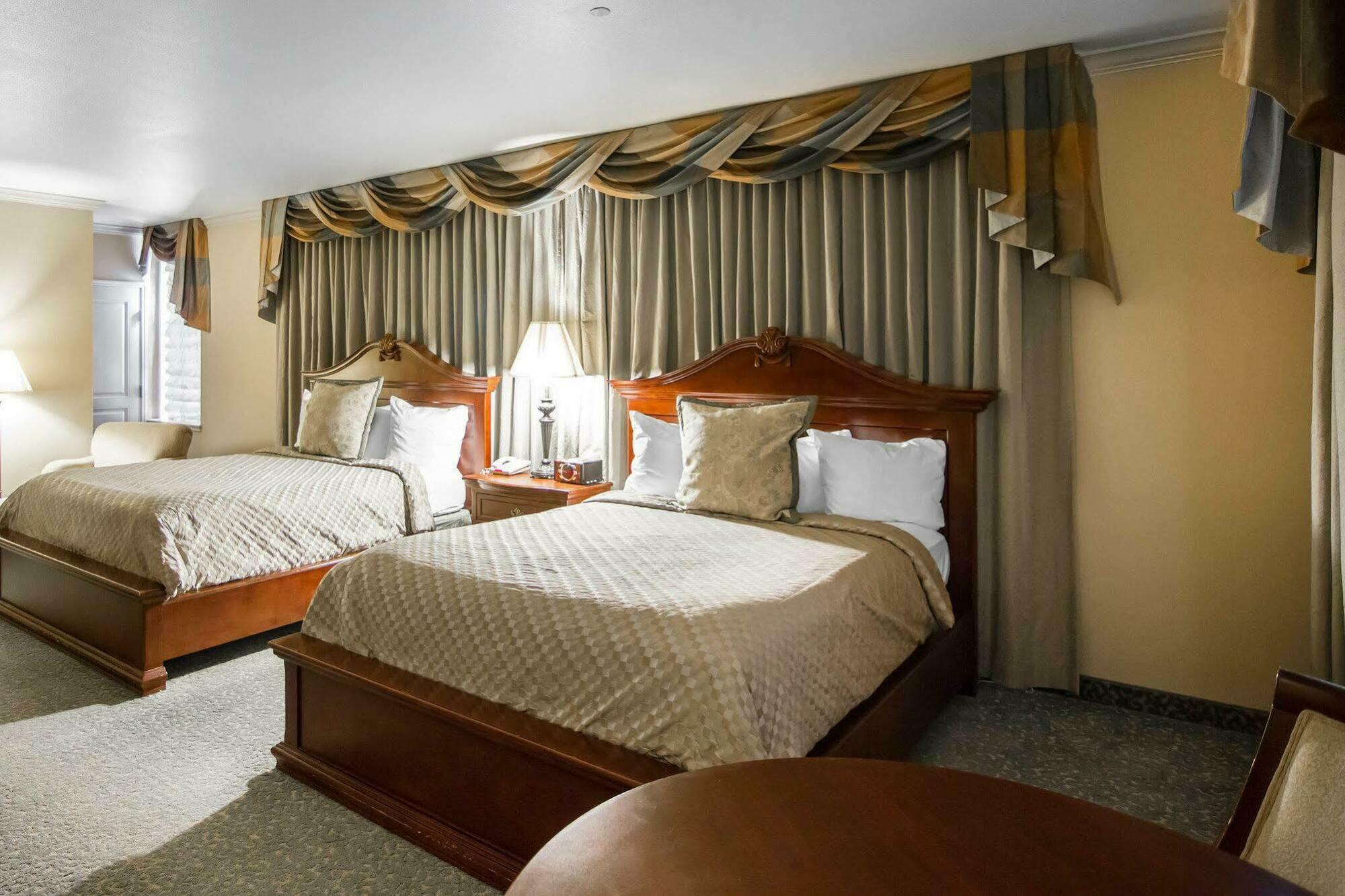 Liberty Hotel, Ascend Hotel Collection Cleburne Extérieur photo