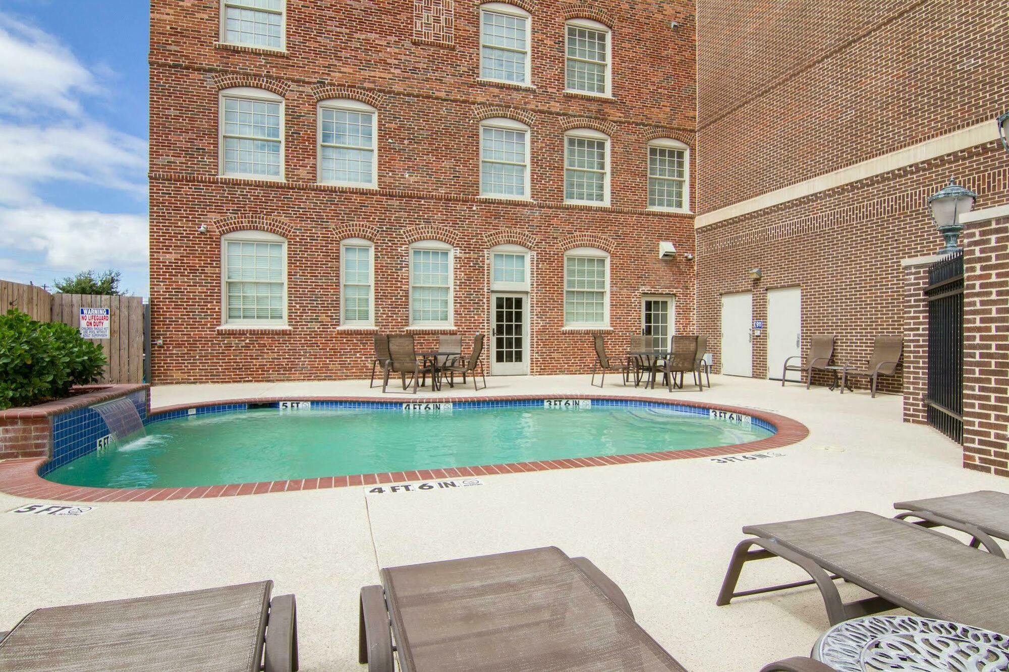 Liberty Hotel, Ascend Hotel Collection Cleburne Extérieur photo
