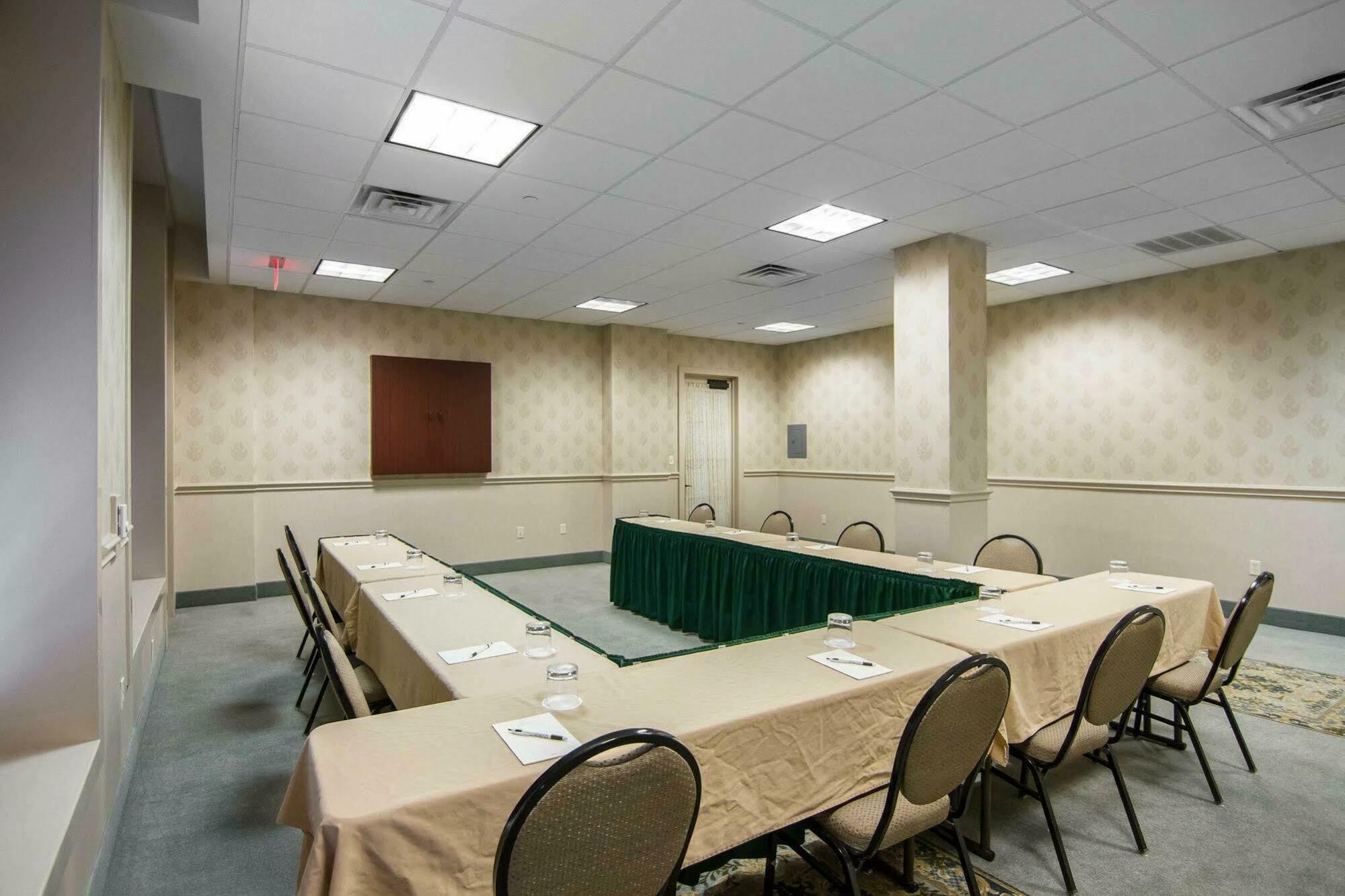 Liberty Hotel, Ascend Hotel Collection Cleburne Extérieur photo